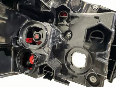 81551-42220 Toyota Lens & Body, Rear Combination Lamp, Passenger Side Product Photo 3 of 4