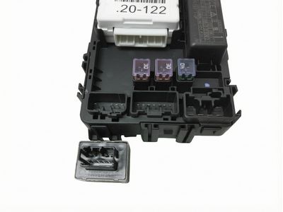 82734-02020 Toyota Block, Center Junction Product Photo 3 of 4