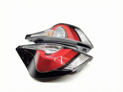 81551-52E90 Toyota Lens & Body, Rear Combination Lamp, Passenger Side Product Photo 4 of 4